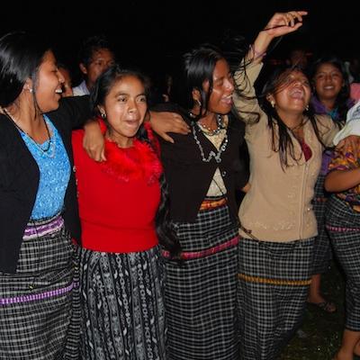 28 PuIblico Saltando 2